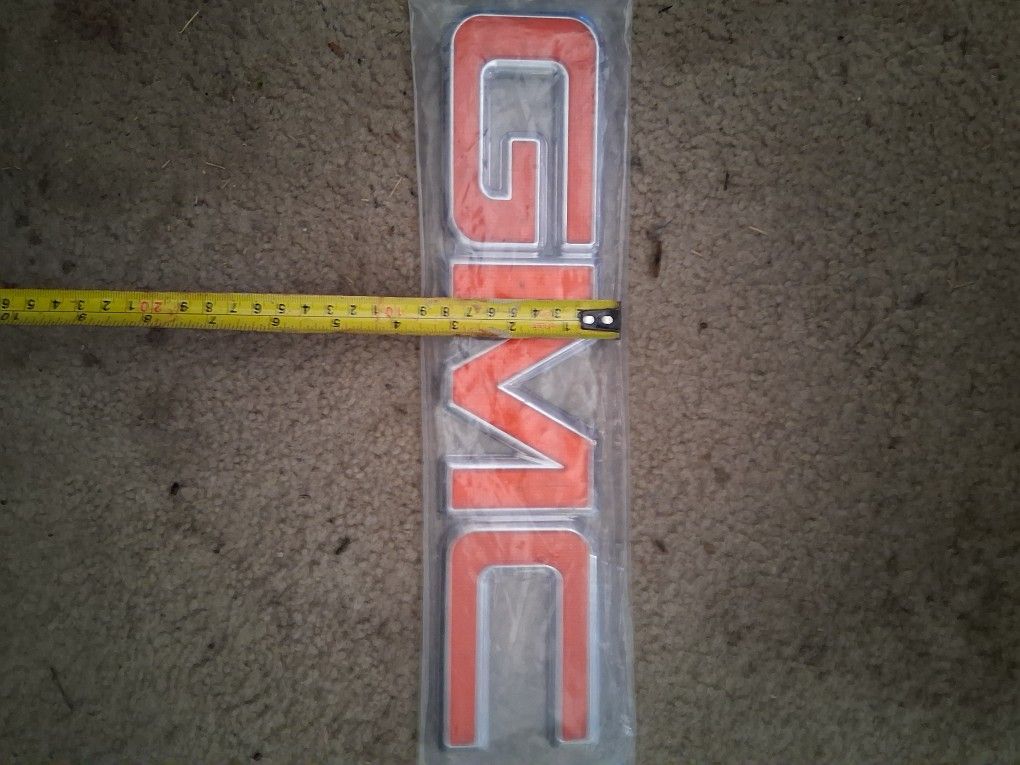 GMC Tail Gate Emblem New