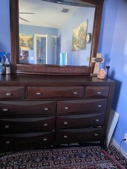 Big Dresser With Mirrior  Extra Heavy Seprate Two Pieces. Light Onside The Mirrior. With Electric. 