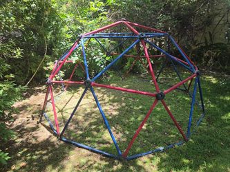 Lifetime Outdoor Cilmbing Dome