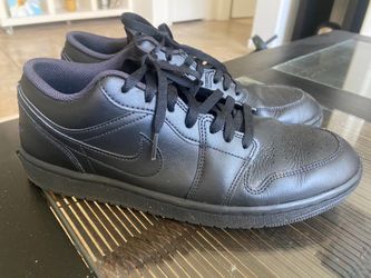 NIKE TRIPLE BLACK AIR JORDAN 1 LOW SIZE 11
