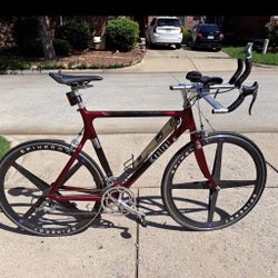 Kestrel 56cm Lightweight Road Bike – Carbon Wheels / Ultegra – Fast & Responsive