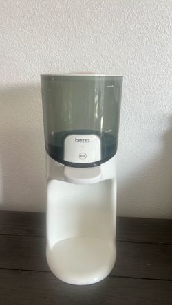 Breeza/ formula  dispenser