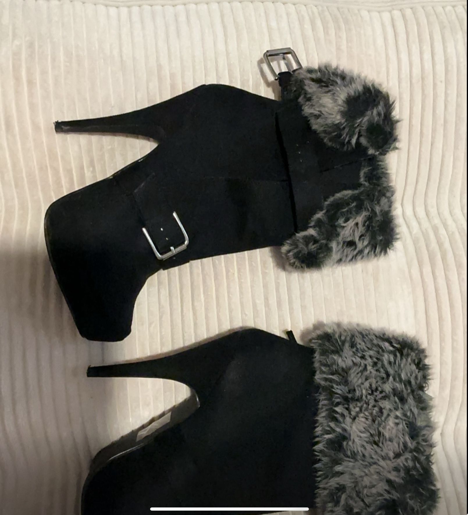Beautiful black suede , grey fur cuffed 5” heel boots. Women: , size 9