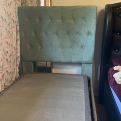 Twin Bed  Without The Box Spring 