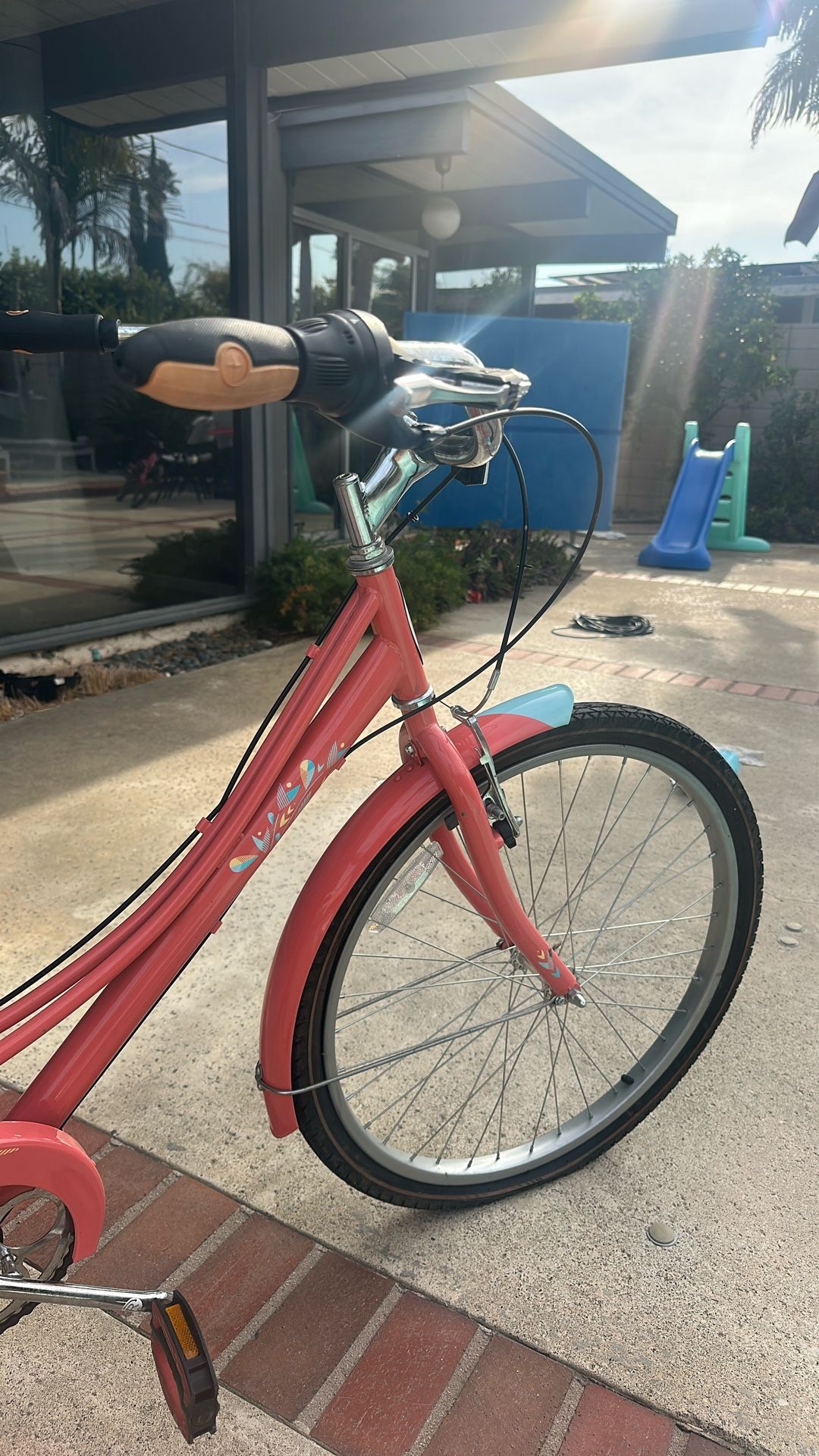 Schwinn Pink Women’s Bike Needs Replacement Tires And Kickstand 