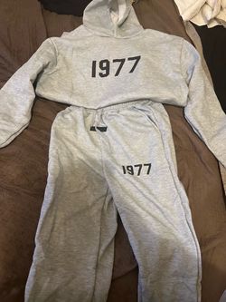 Men’s Essentials fear of god set for sale size XL