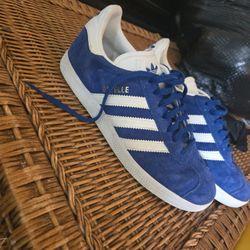 Woman's Addidas 