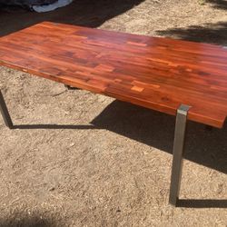 Stunning Dining Room Table With Solid Wood Top