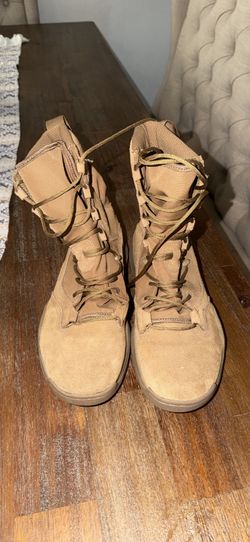 NIKE BOOTS