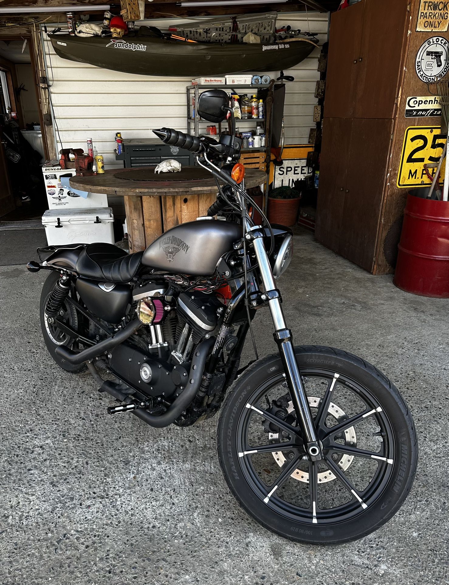 Harley Davidson 883cc Iron Sportster