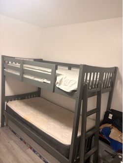 Bunk bed with mattress