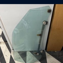 82-92 Firebird Or Camaro Passenger Window