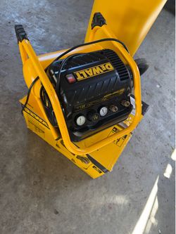p DEWALT 2.5 Gal. Portable Electric Heavy Duty 200 PSI Quiet Air Compressor