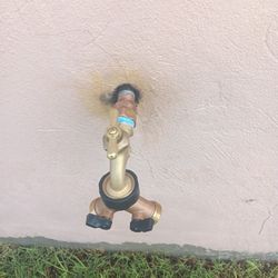 Se ase todo tipo de cervicios de plomeria se cambian water heater llaves fugas toilets sinks se destapan drenajes y Mas