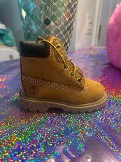 Timberland hi   boots 🥾 brand new  no boxtang color size 5 infant