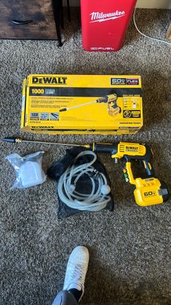 DEWALT 60V MAX 1000 PSI 1.0 GPM pressure washer