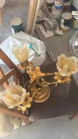 Gold Floral 3-Arm Table Lamp