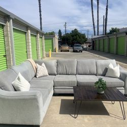 Light Gray Sectional Couch With Delivery
