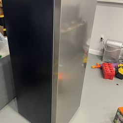 Mini Fridge Or Freezer 