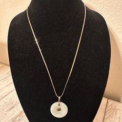 1 1/4" Jade & 14k gold Pendant "Donut" Style