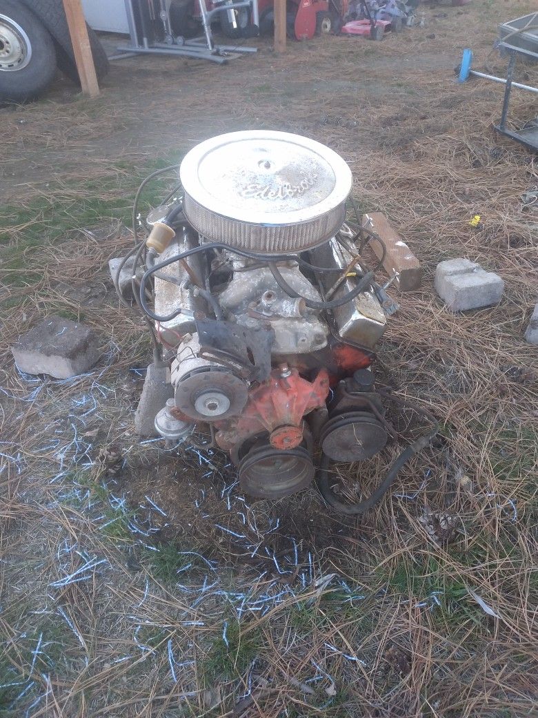 Small Block Chevy 350 Engine