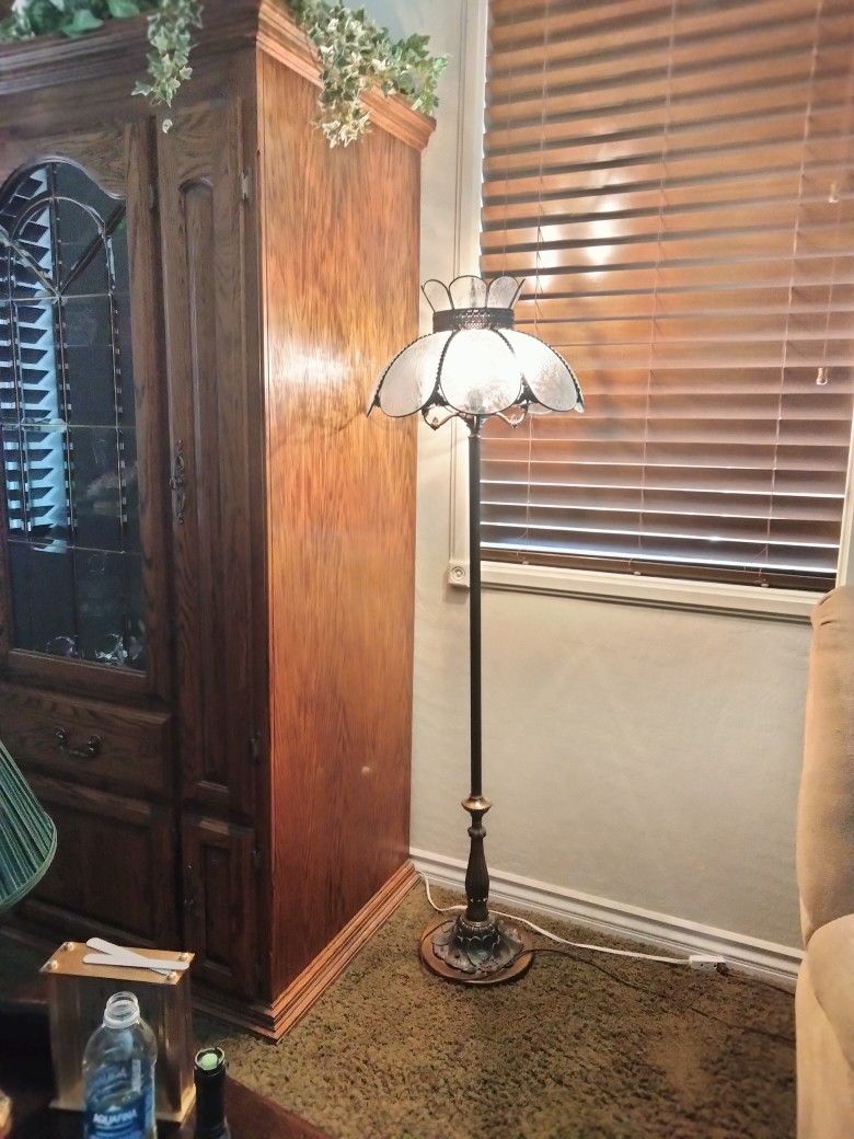 Floor Lamp Very Heavy Works Perfect 4 way Lights