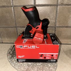 Milwaukee M12 Cut-Off Tool 