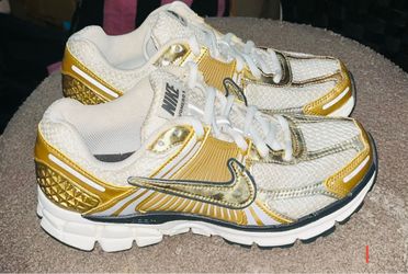 Nike Air Zoom Vomero 5 Metallic Gold  Sz7