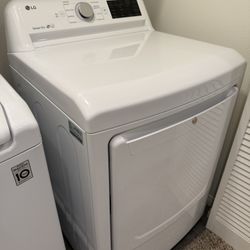 LG Top Load Washer & LG Gas Dryer