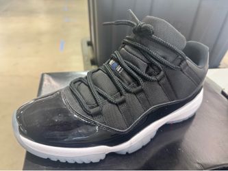 $180 Mens like new Jordan 11 low Space Jam size 12.5