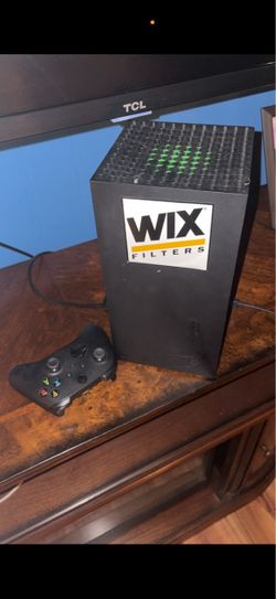 Xbox series X comes with controller and charger for controller