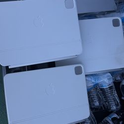 Apple magic keyboard 11 inch M4