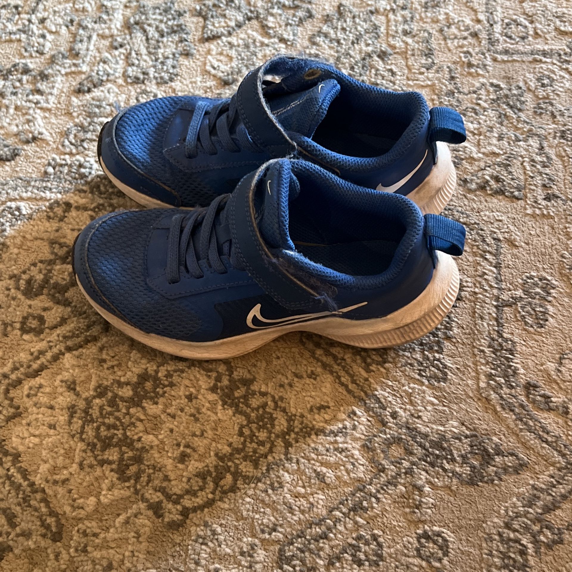 Boys Size 11.5C Nike Shoes