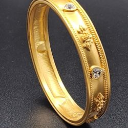Vintage Elizabeth Taylor Avon Bangle Bracelet.