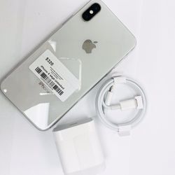 IPhone X  (64 gb) unlocked with store warranty 