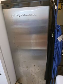 Frigidaire 6.5 cu ft up right freezer