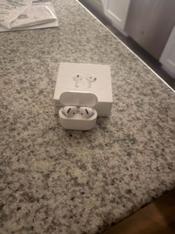 Apple AirPods 4