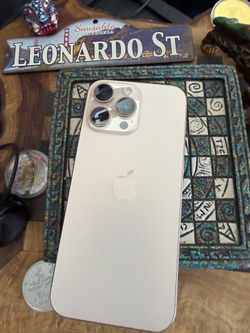 I p h o n e 16 p r o m a x  512GB unlocked