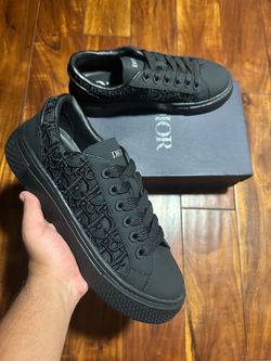 Dior B33