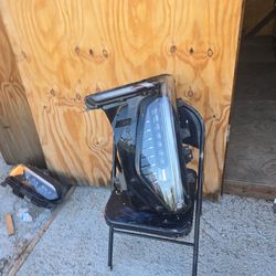 OEM 2025 ESCALADE IQ LED HEADLIGHT EV LEFT SIDE LH NICE! (contact info removed)5