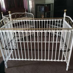Beautiful baby crib