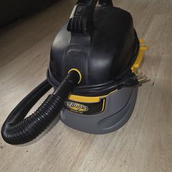 Stinger 2.5 Gal. 1.75-Peak HP Compact Wet Dry Vac