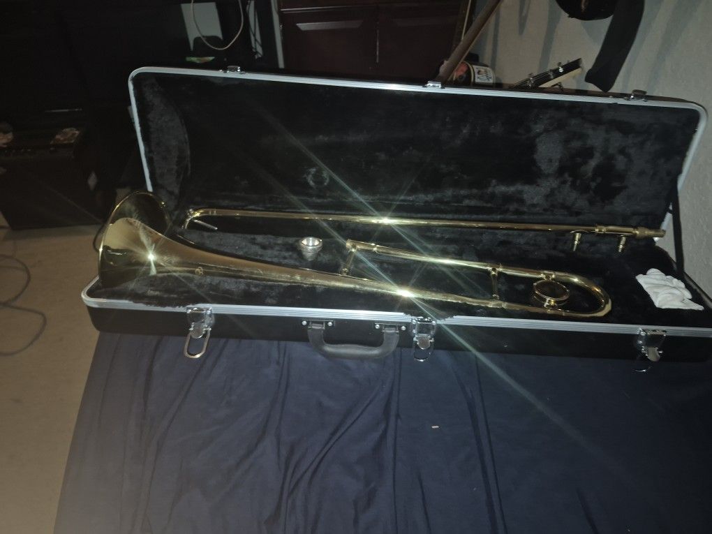 Etude ETB-100 Series Student Trombone Lacquer Open To Offers