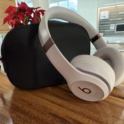 Beats 4 Cloud Pink $80