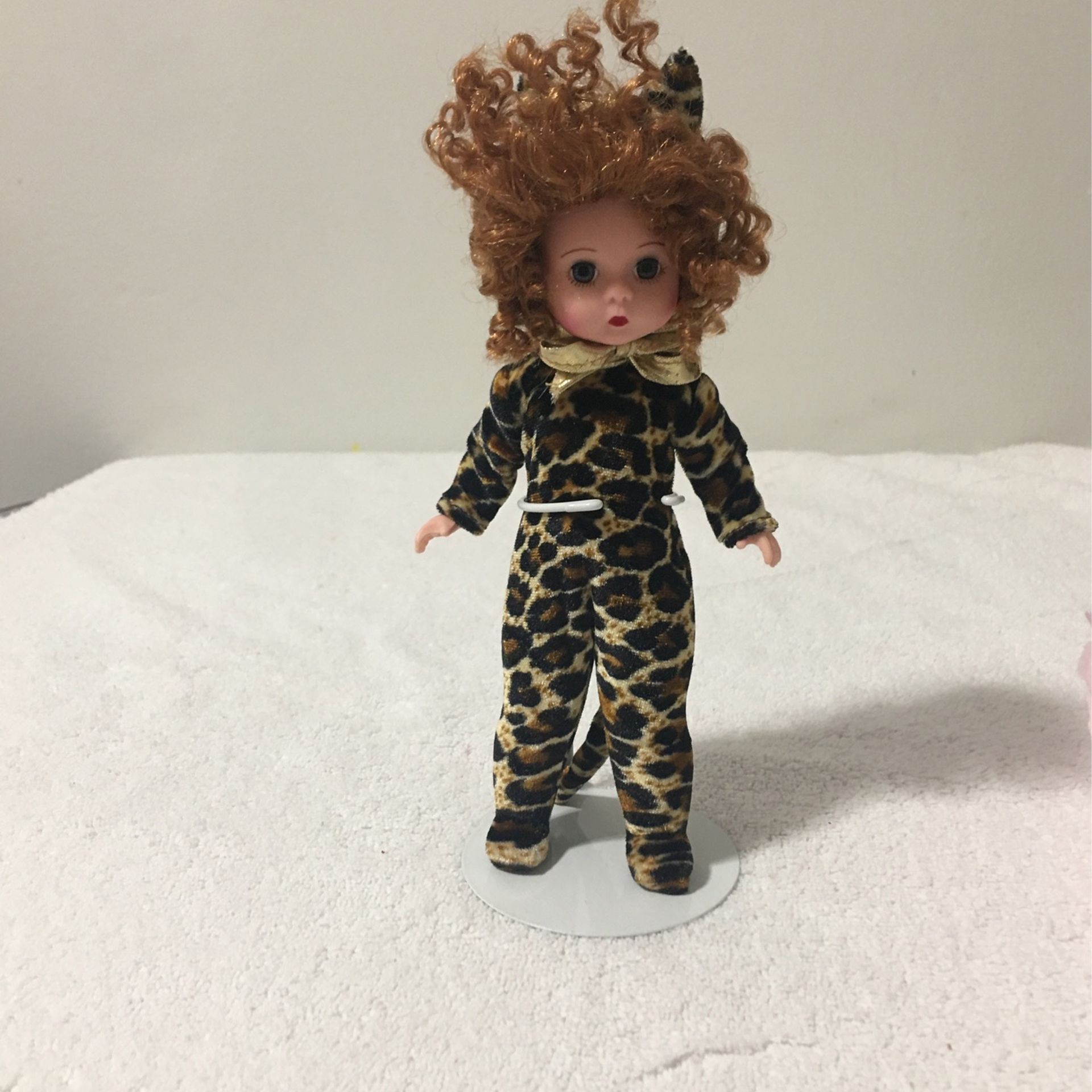 Madame Alexander Doll Pumpkin Patch Treats 26350 Box Stand Costumes 2000