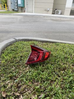 Hyundai Sonata taillight Pembroke 20-23