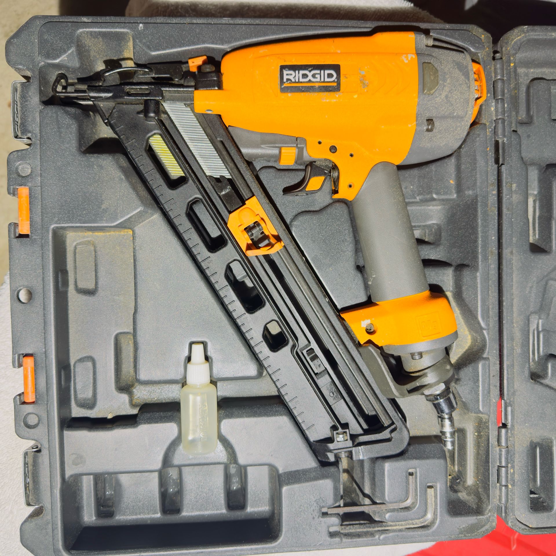 RIDGID R250AFA Angled Finish Nailer – 15ga (1” to 2.5”) – Used in Box – Untested