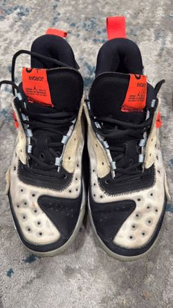 Tenis Jordan size  10 1/2