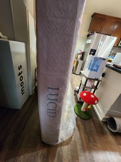 Lucid brand memory foam mattress