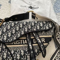 Luxury women's bag with excellent quality